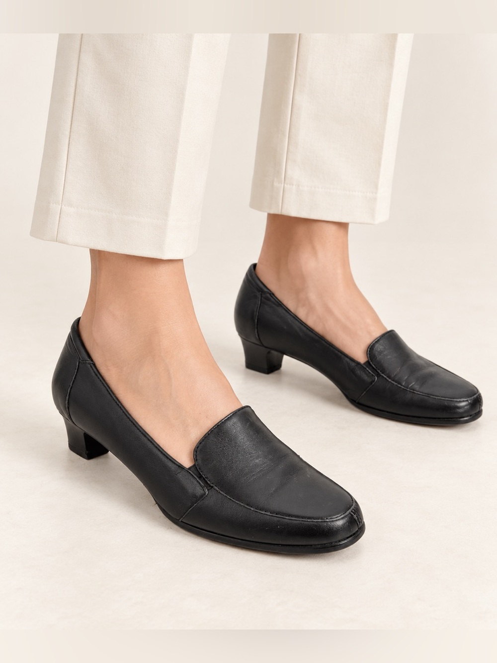 Trotters Gloria pumps black leather size 10